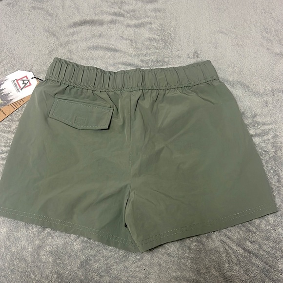 avalanche shorts - Picture 2 of 2